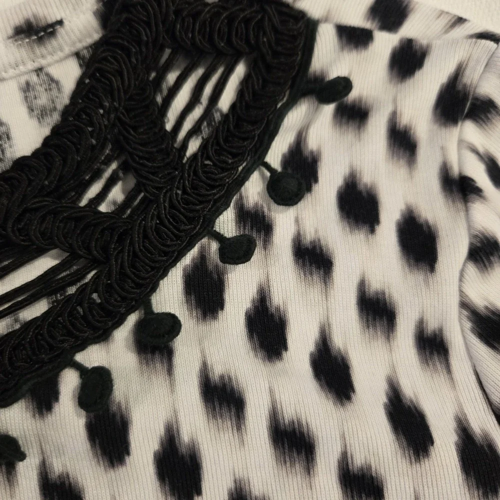 Rafaella Ladies Top White w/ Black Blurred Dots Embroidered Collar Side Slits XL